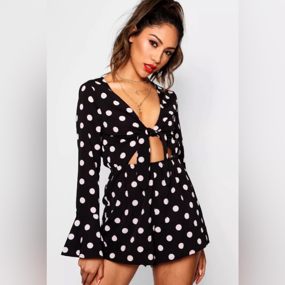 Boohoo Polka Dot Tie Front Playsuit Size 8